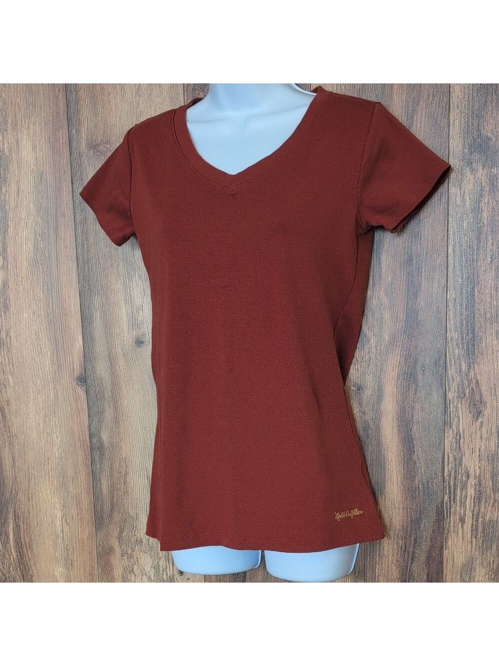 Noble Outfitters Tug Free Women's V-Neck Tee M F151